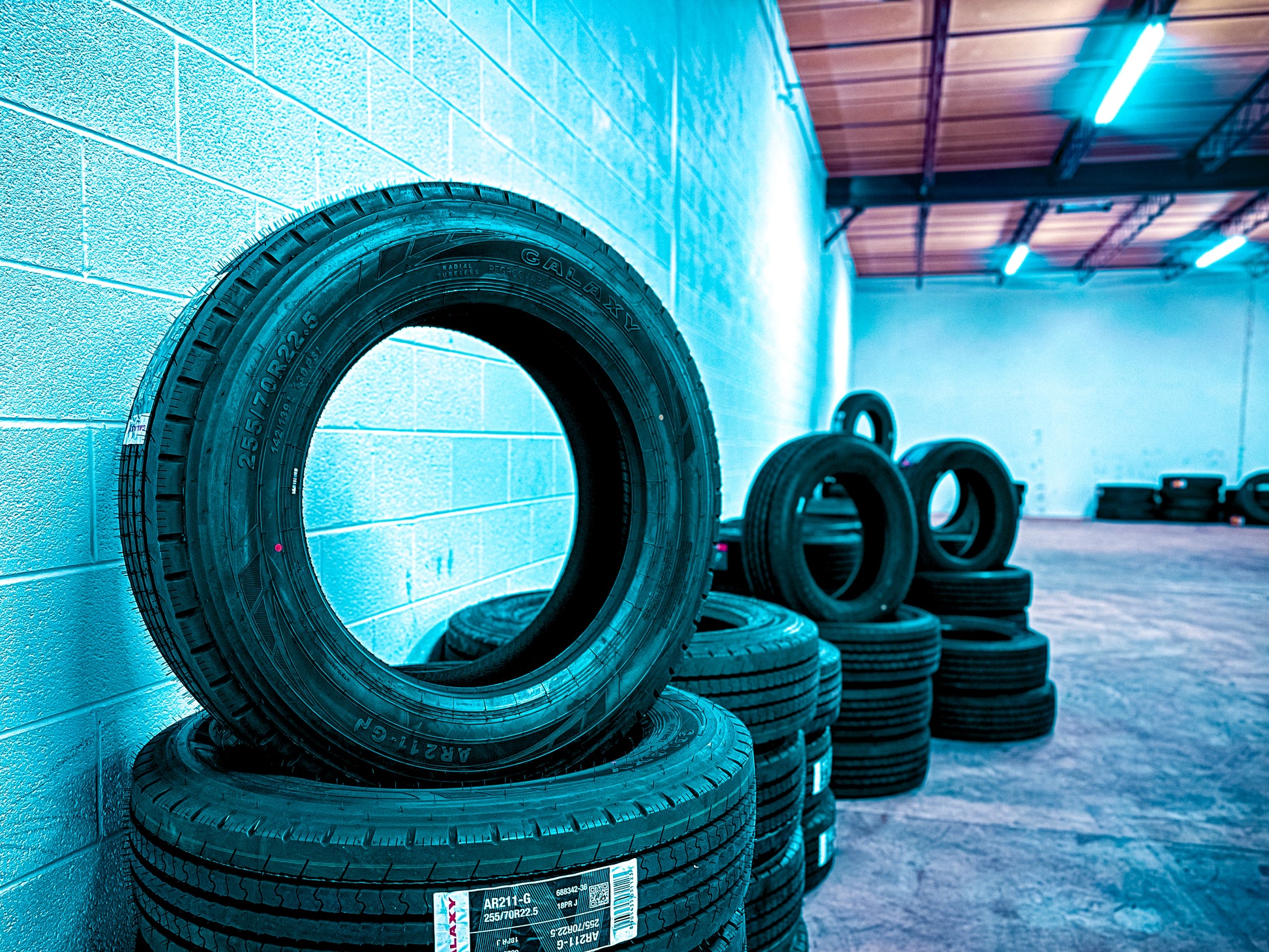 255/70R22.5 18 Ply Tires